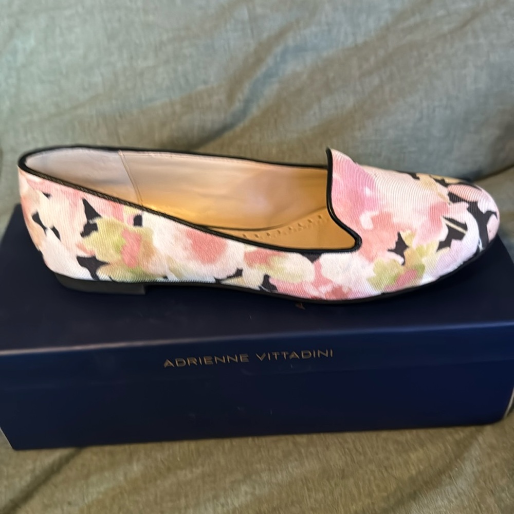 Adrienne Vittadini ladies shoe.